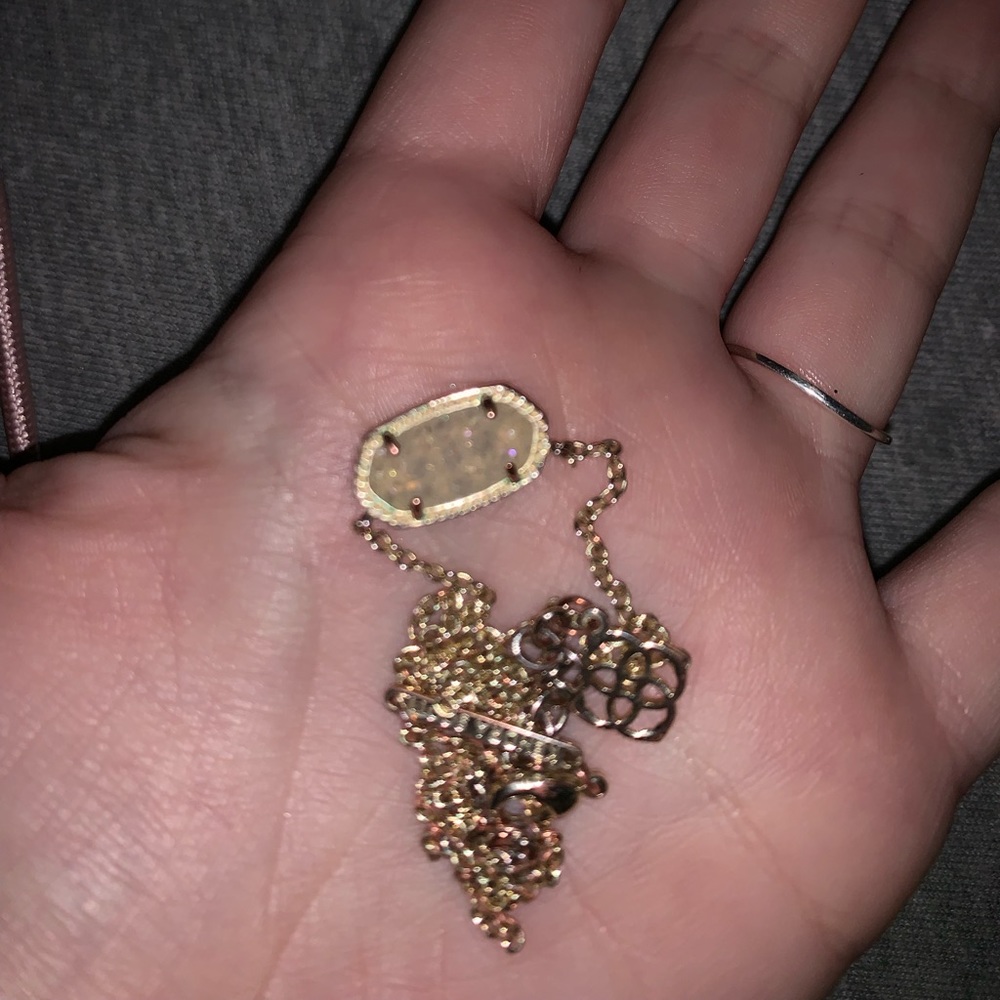 Kendra Scott necklace